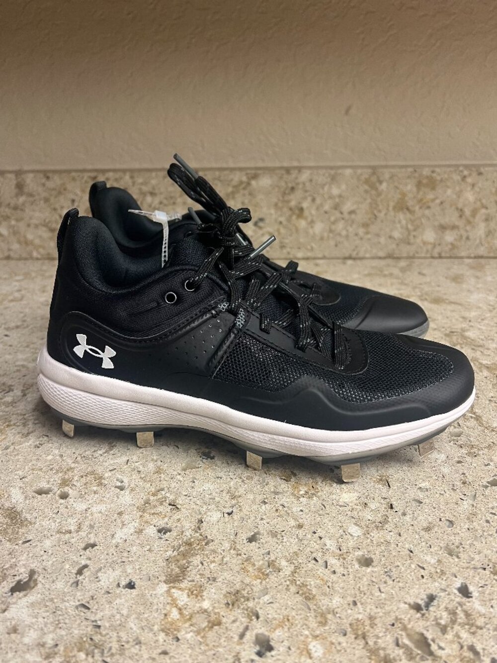 NWOT Under Armour Glyde MT Women's Cleats Size 7 Softball NEW